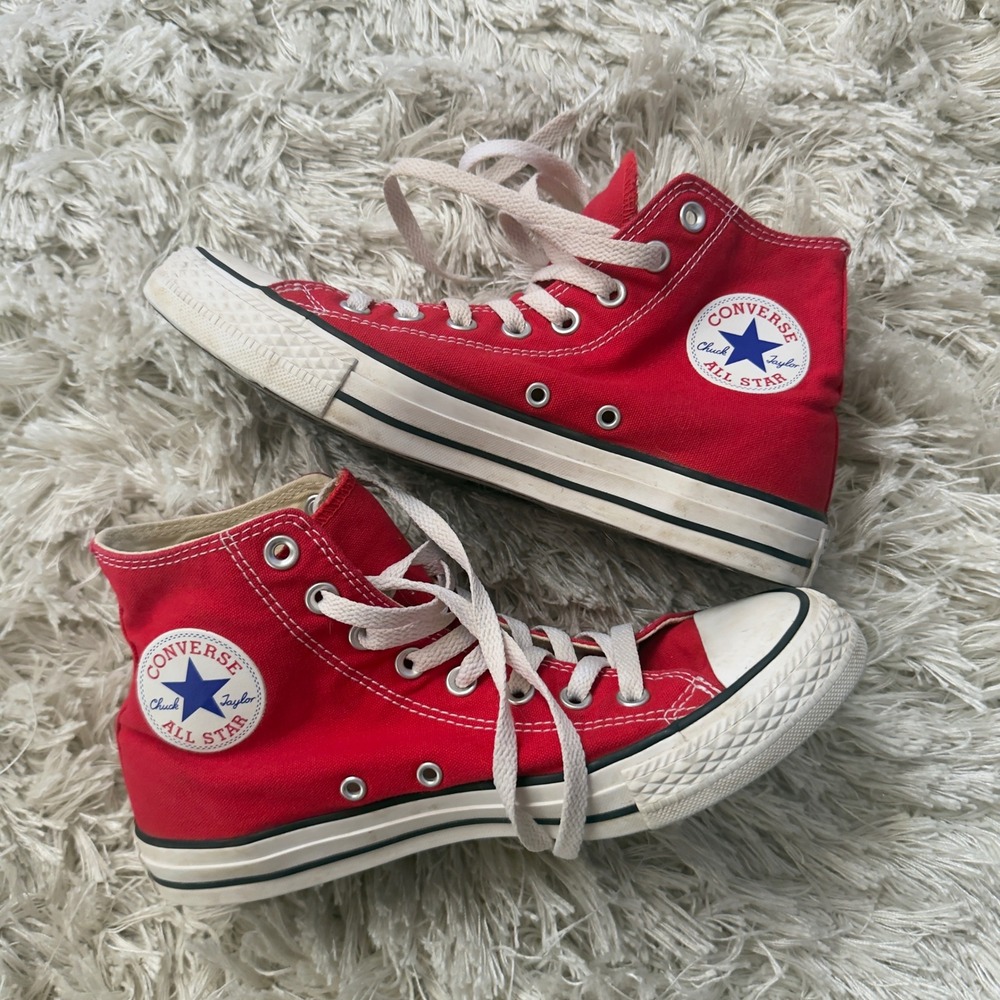 Converse Chuck Taylor All Star Red Canvas High Top Sneakers M 7 W 9 - Picture 3 of 14